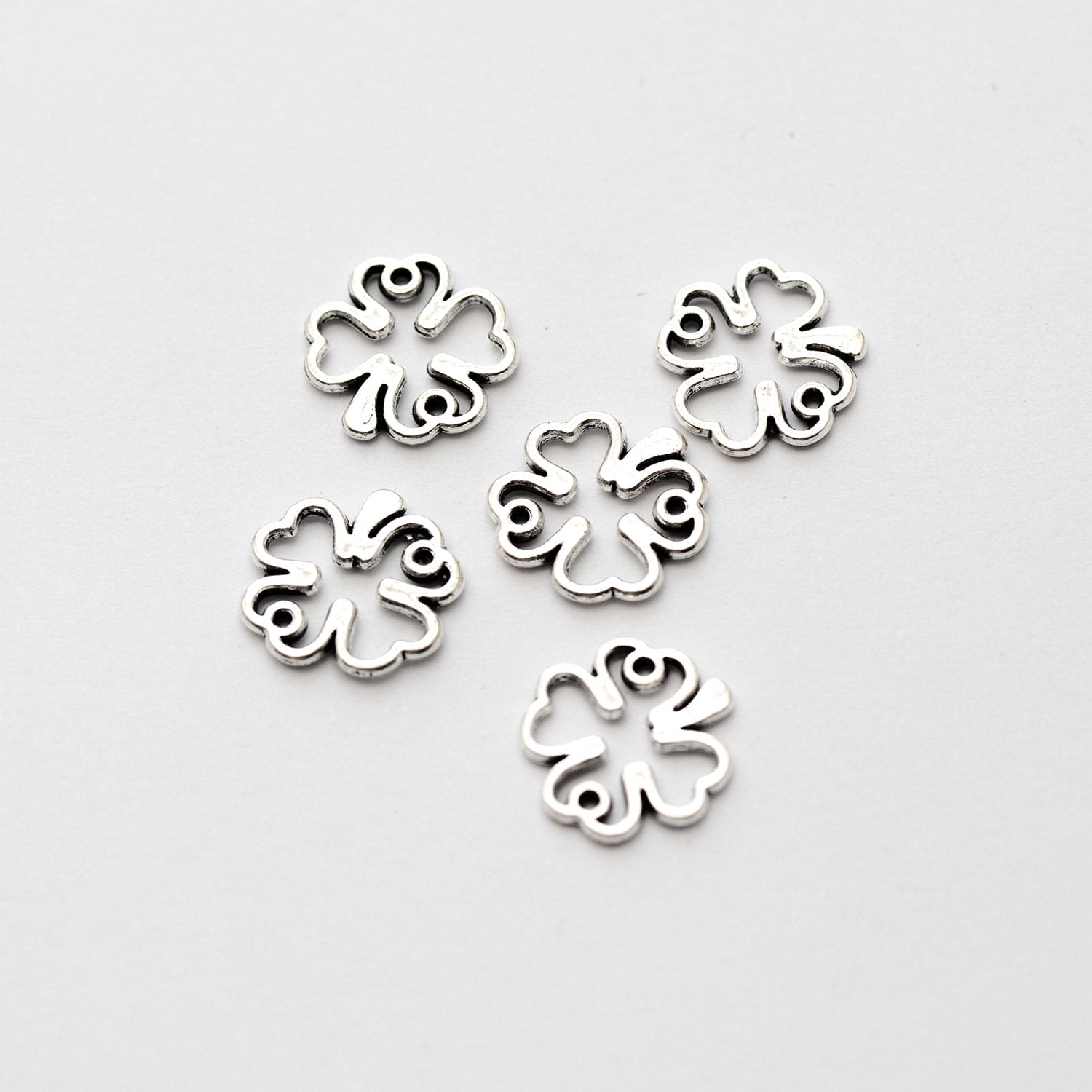 Kovový konektor štvorlístok 12 x 12 mm