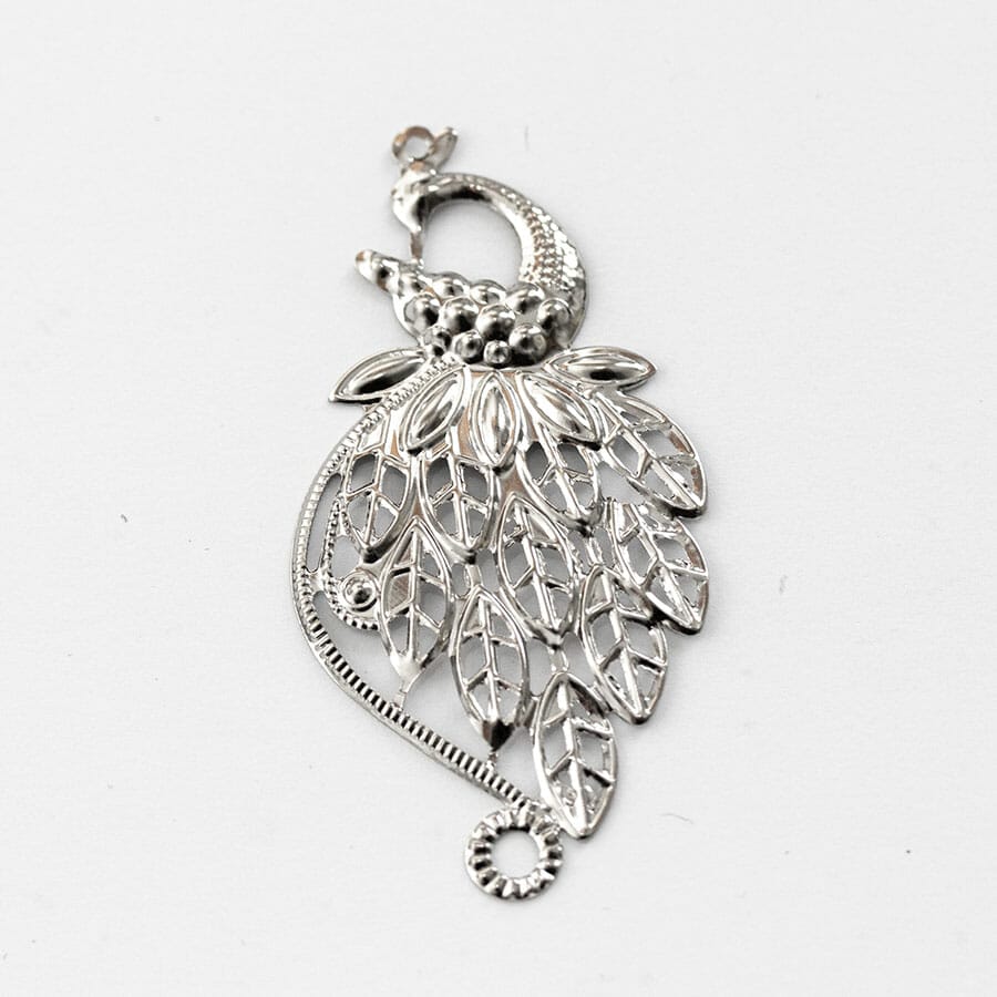 Filigrán páv 33 x 73 mm farba strieborná