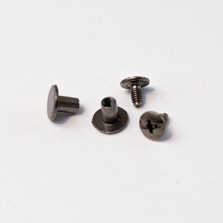 Kovový nit so závitom 5,5 x 8,5 mm farba gunmetal