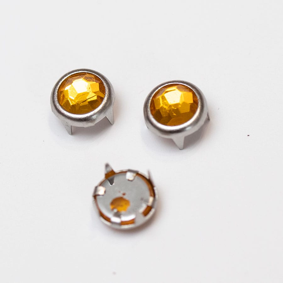 Nit cvoček ozdobný so štrasom 8 mm farba jantár